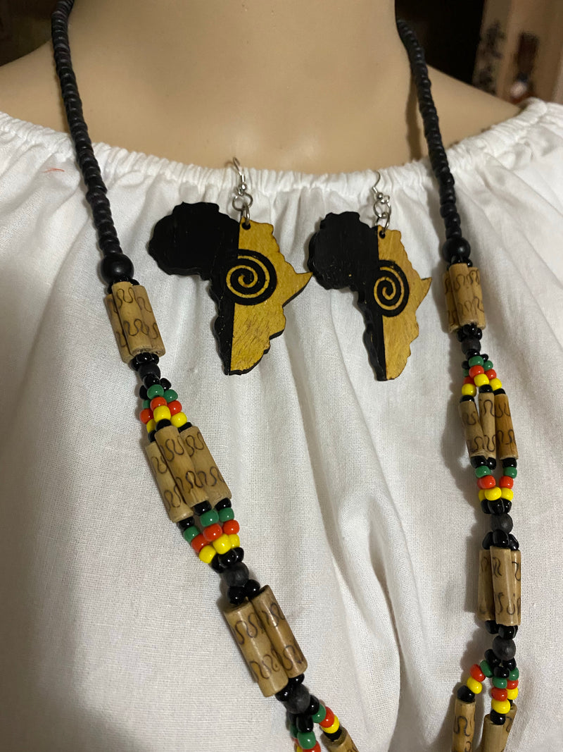 Hand made African medallion necklaces - Afrocentric Boutique